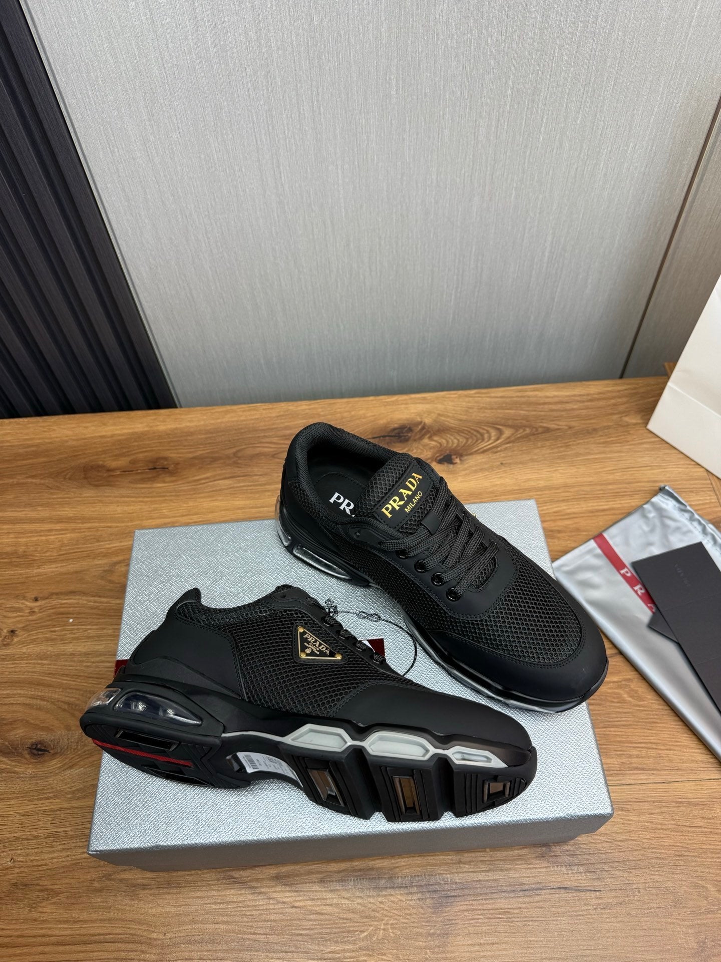 PRADA PRAX Black
